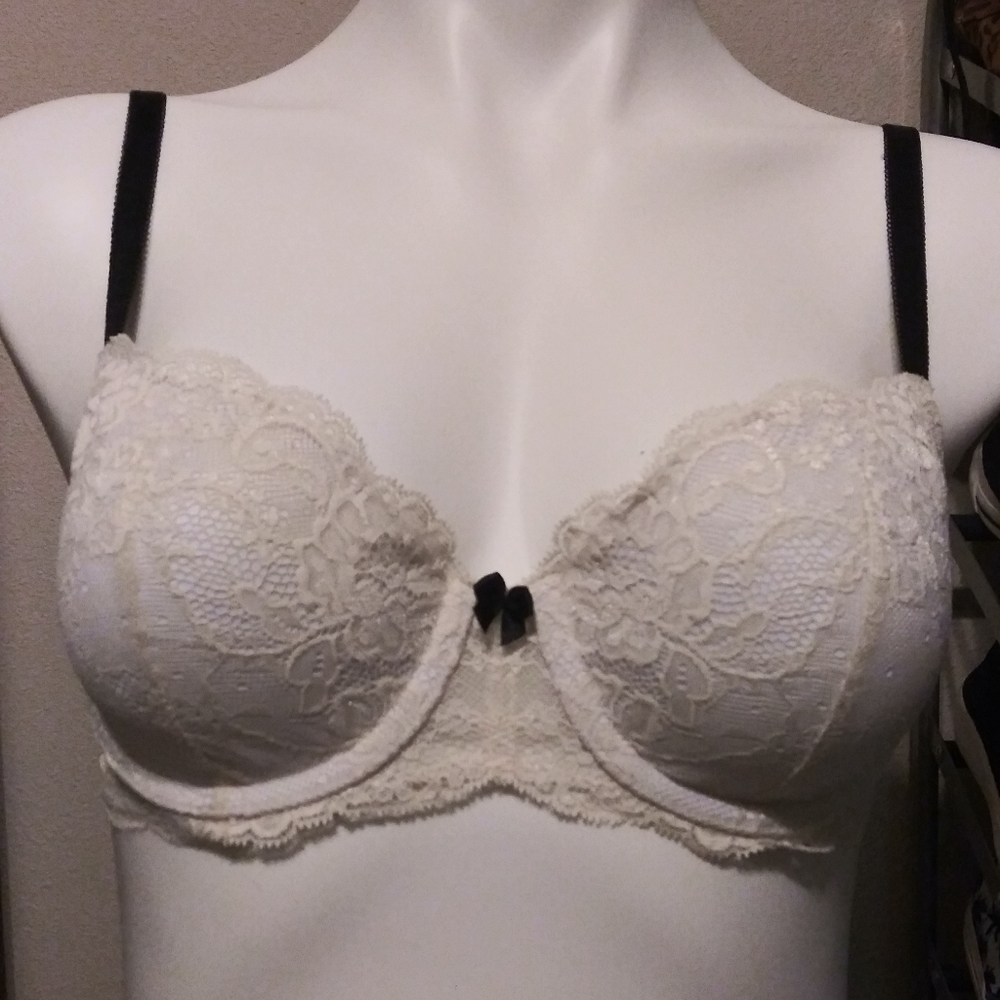 Victoria Secret Wire Lace Padded Bra